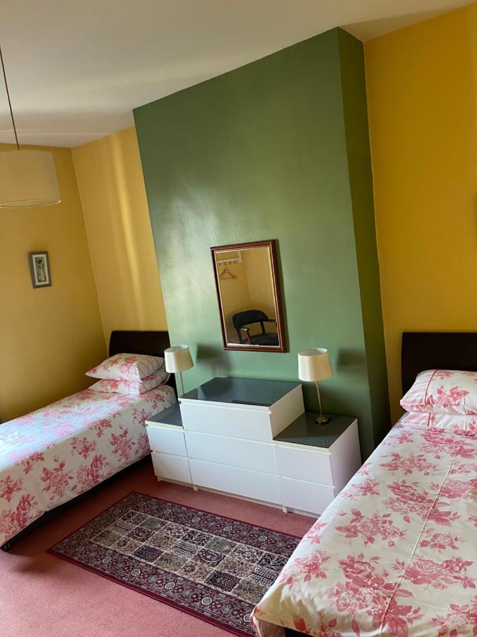 Chimneys Guest House Blackburn  Ngoại thất bức ảnh