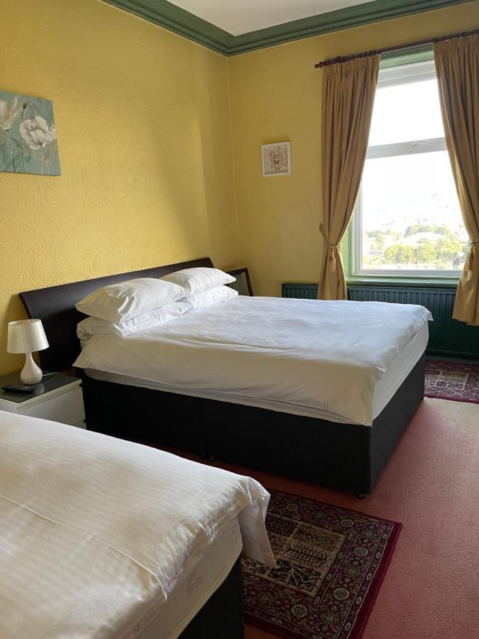 Chimneys Guest House Blackburn  Ngoại thất bức ảnh