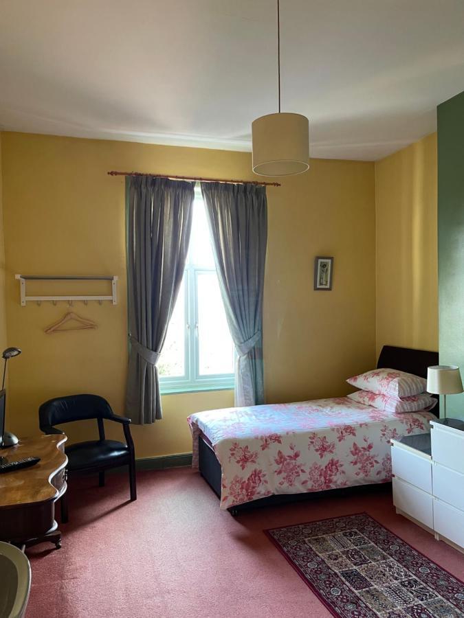 Chimneys Guest House Blackburn  Ngoại thất bức ảnh
