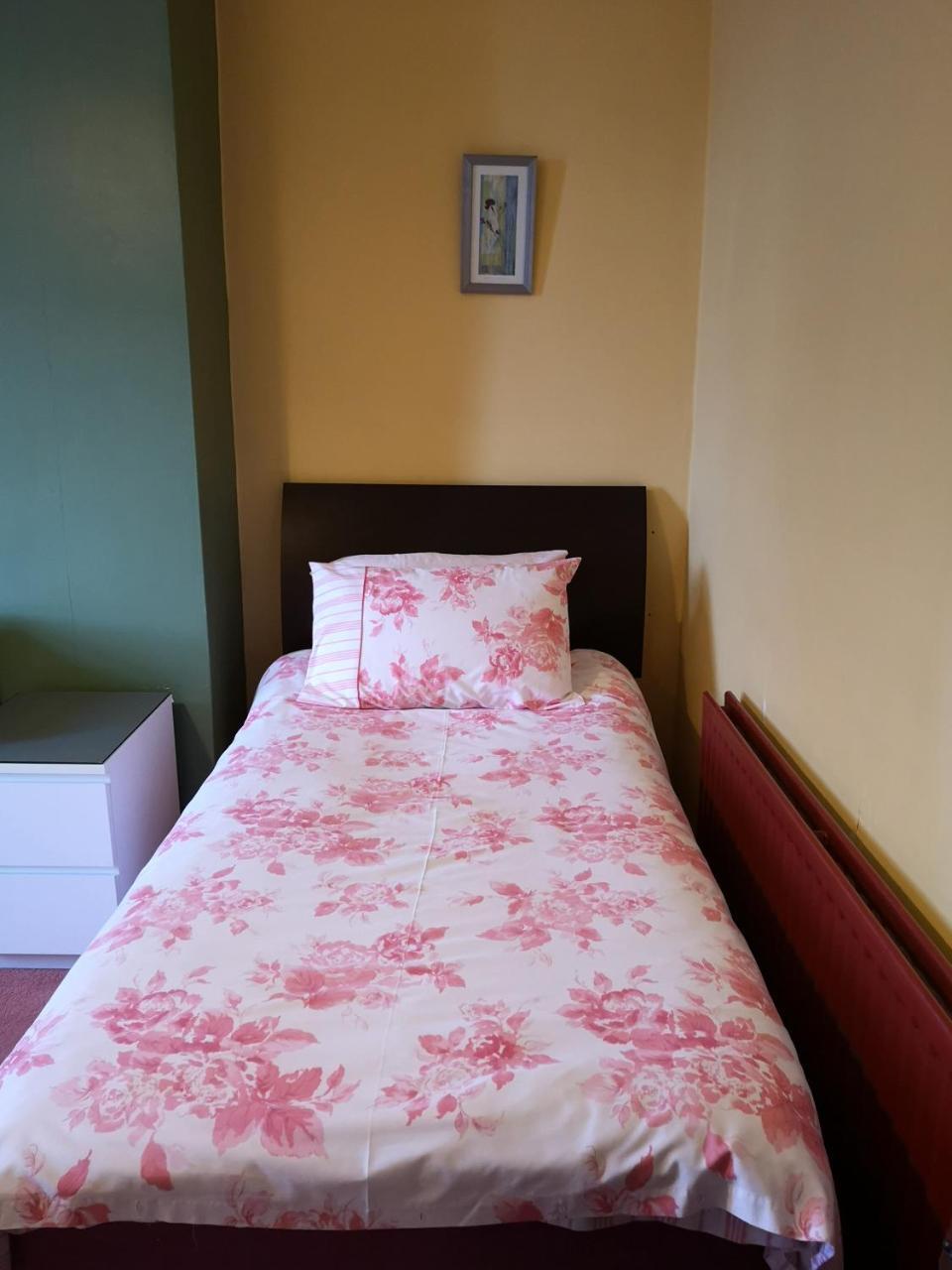 Chimneys Guest House Blackburn  Ngoại thất bức ảnh